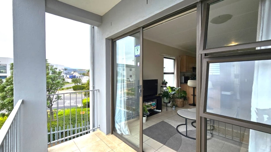 To Let 2 Bedroom Property for Rent in Burgundy Estate Western Cape